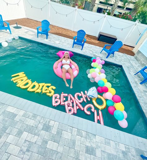 Bride To Be Pool Party, Pool Bachelorette Party, Pool Bachelorette, Bachelorette Pool Party, Floating Balloons, Letter Balloons, Balloon Bouquet, Bride To Be, Beach Decor