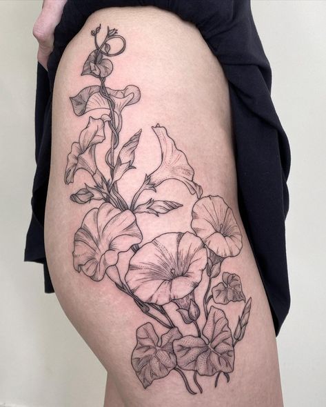 Scooby Tattoo, Moonflower Tattoo, Morning Glory Tattoo, Cicada Tattoo, Glory Tattoo, Anatomical Tattoos, Tattooed Lady, Studio Tattoo, Piercing Inspo