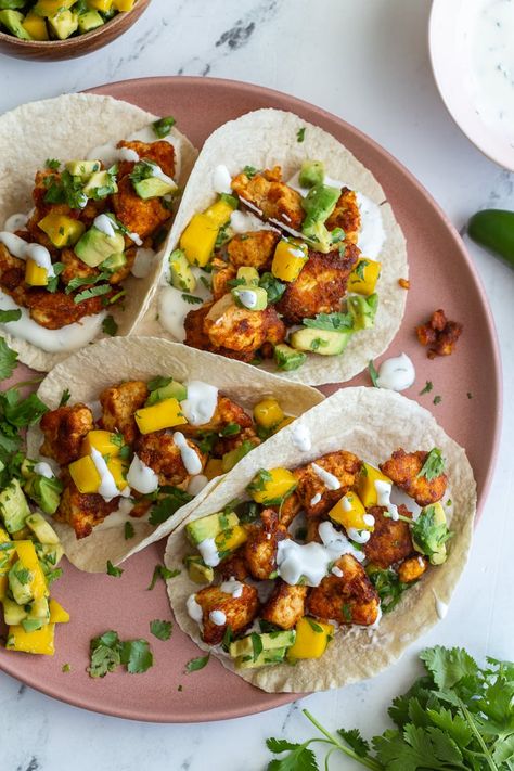 These Chipotle Tofu Tacos are so simple to make and are going to be your NEW favorite way to substitute meat in your tacos! The tofu turns out crispy and packed with flavor- this is definitely one for the tofu skeptics out there! Tofu Dinner Recipes, Tofu Dinner, Chipotle Tofu, Tofu Breakfast, Chickpea Tacos, Vegan Chipotle, Tofu Tacos, Cooking Tofu, Slow Cooker Pasta