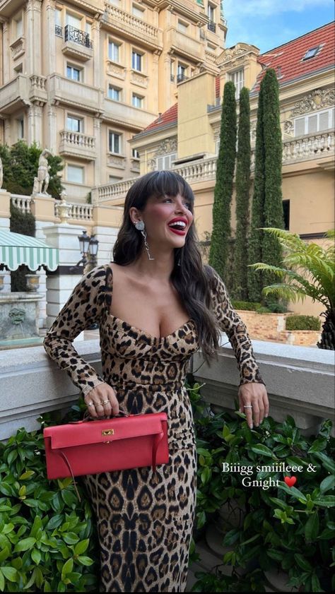 Italy Vibes, Animal Print Outfits, 2024 Style, Elegante Casual, Mode Casual, Sport Dress, Vacation Mode, Kendall Jenner Style, Leopard Print Dress