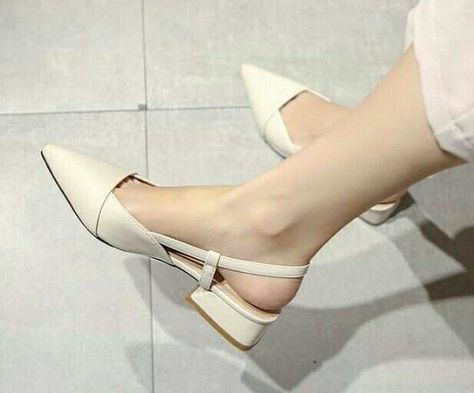 Sepatu pump