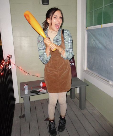 Shelly Duvall Halloween Costume, The Shinning Costume Halloween, The Shinning Halloween Costumes, Shelly Duvall Costume, Actually Good Halloween Costumes, Jack And Wendy Torrance Costume, Shelly Duvall The Shining Costume, Wendy The Shining Costume, Weird Girl Halloween Costumes