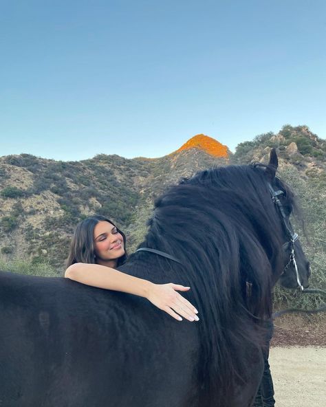 Horse Girl Aesthetic, Kendall Jenner Aesthetic, Looks Kylie Jenner, Buat Pita, Equestrian Aesthetic, Looks Country, Horse Trainer, Horse Aesthetic, Inspiration Photos