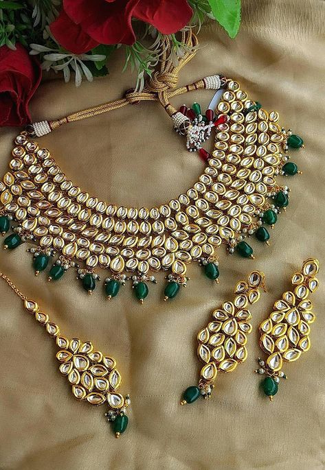 Kundan Jewellery Bridal, Kundan Jewellery Set, Jewelry Bracelets Gold, Jewellery Marketing, Bridal Fashion Jewelry, Kundan Necklace, Gold Ring Designs, Gold Necklace Set, Kundan Necklaces