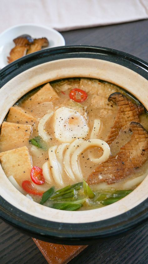 Miso Udon Soup, Miso Udon, Tasty Noodles Recipe, Udon Soup, Udon Noodle Soup, Curry Udon, Chili Oil Recipe, Bowl Of Noodles, 10 Minute Meals