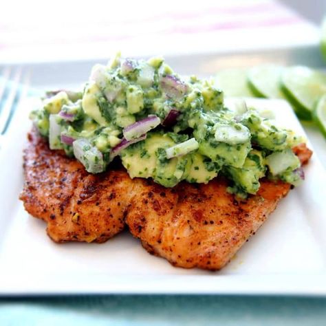 Whole30 Salmon Recipes, Cholesterol Friendly Recipes, Salmon With Avocado, Best Salmon Recipe, Salmon With Avocado Salsa, Grilled Salmon Recipes, Low Cholesterol Diet, Low Cholesterol Recipes, Aip Diet