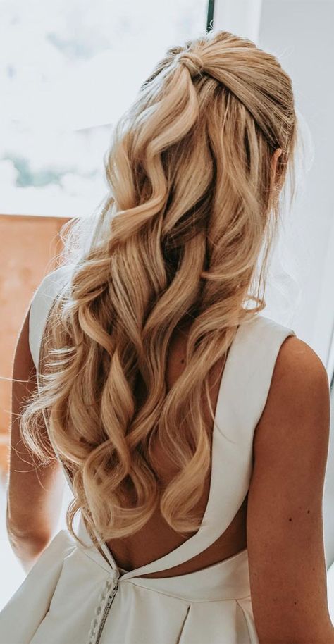 half up half down hairstyle, half up hairstyle, half up half down hairstyle ideas, half up medium length, half up long hair, simple half up Formal Hair Down, Curled Prom Hair, Down Curly Hairstyles, Curl Hairstyles, Curly Half Up Half Down, Updo Prom, Fresh Hairstyles, High Updo, Down Prom Hairstyles