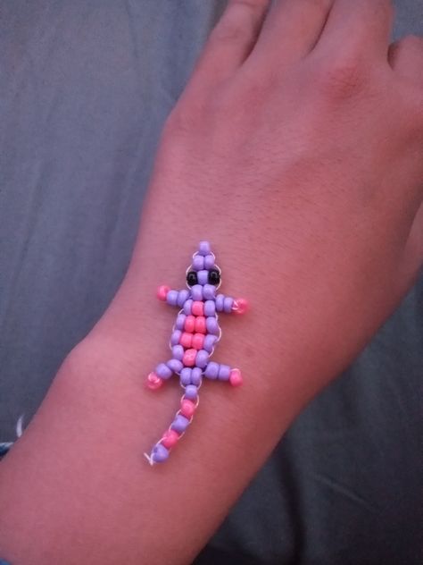 Seed Bead Lizard, Kandi Lizard Tutorial, Bead Lizard Tutorial, Bead Lizard, Seed Bead Bracelets Tutorials, Pony Bead Projects, Diy Kandi Bracelets, Pony Bead Crafts, Pony Bead Patterns