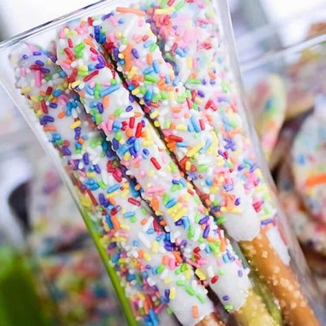 Birthday Cake At Home, Rainbow Sprinkle Cakes, Best Birthday Cake Recipe, Birthday Cake Recipes, Chocolate Dipped Pretzel Rods, Dipped Pretzel Rods, Best Birthday Cake, Dessert Squares, Chocolate Dipped Pretzels