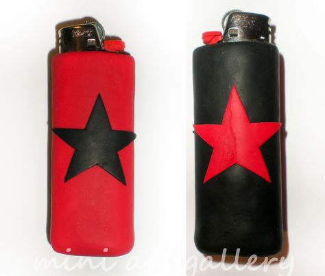 Clay Lighter Covers, Lighter Holder Clay, Cool Lighter Designs, Lighter Cover Clay, Air Dry Clay Lighter Case, Painted Lighter Aesthetic, Clay Lighter Holder, Diy Lighter Case, Polymer Clay Lighter Case