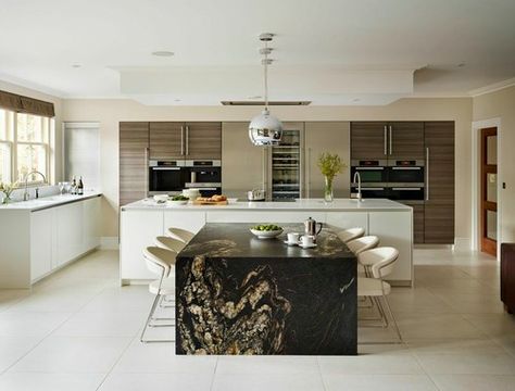 Kitchen Countertop Colors, Tile Countertops Kitchen, Timeless Kitchen Design, Modern Kitchen Lighting, Grand Kitchen, Modern Luxury Kitchen, Kitchen Addition, Countertop Colours, Kitchen Island Table