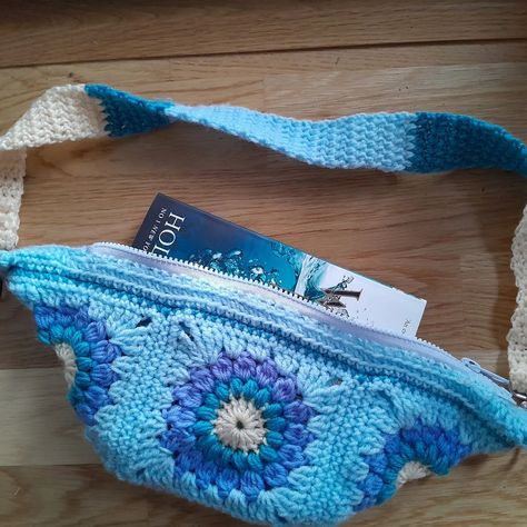 Crochet cross body bag!! Pattern to come soon! #cute #crochet #grannysquares Cross Bag Crochet, Crochet Cross Body Bag, Cross Body Bag Pattern, Come Soon, Crochet Cross, Cross Bag, Cute Crochet, Cross Body Bag, Bag Pattern