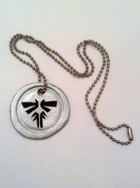 The Last of Us - Firefly symbol necklace Firefly Necklace The Last Of Us, The Last Of Us Firefly Symbol, Firefly The Last Of Us, Firefly Symbol, Riley Abel, Ellie Aesthetic, Last Of Us Video Game, Ellie Cosplay, Firefly Pendant