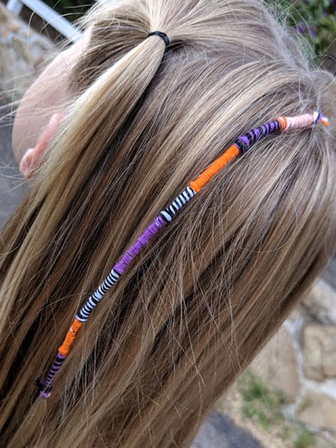 how to do easy DIY hair wraps with kids -fun for Halloween too! String Hair Wraps, Thread Hair Wraps, Hair Wraps Thread, Wraps Easy, Boho Hair Wrap, Hair Threading, Hair Clips 90s, Halloween Hairstyles, Hippie Hair