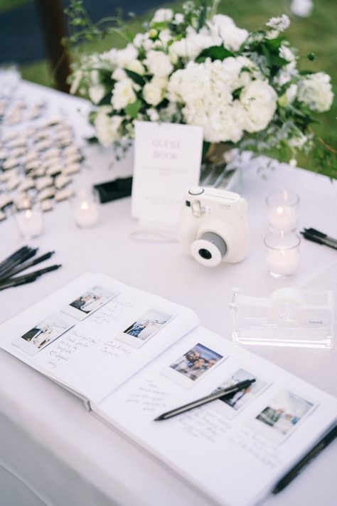 Wedding Welcome Table, Wedding Guest Book Ideas, Polaroid Wedding, Guest Book Ideas, Dream Wedding Decorations, Guest Book Table, Wedding Activities, Future Wedding Plans, Cute Wedding Ideas