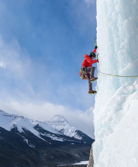 Ice Climbing Aesthetic, Snow Climbing, Ice Climber, Colorado Life, Climbing Art, Mountain Sports, Adventure Aesthetic, Mountain Climbers, Ice Climbing