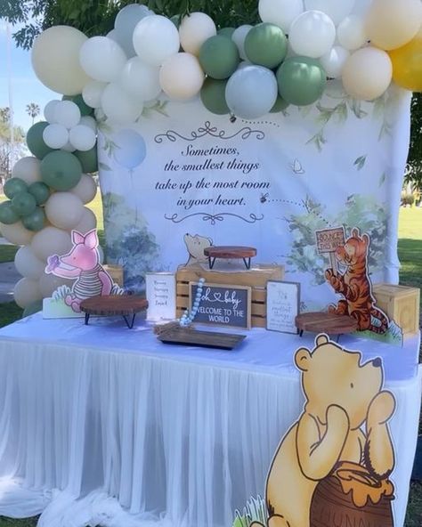 Rosa's Kreations on Instagram: "Winnie the Pooh baby shower 🍯 #winniethepooh #winniethepoohbabyshower #babyshower #babyshowerideas #candytable #sometimesthesmallestthingstakeupthemostroominyourheart #ohbaby #ohbaby #baby #anaheim #orangecounty" Winnie The Pooh Diy, Pooh Bebe, Winnie The Pooh Birthday Party, Mesas Para Baby Shower, First Birthday Balloons, Winnie The Pooh Themes, Winnie The Pooh Baby Shower, Boy Baby Shower Ideas, Baby Shower Theme Decorations