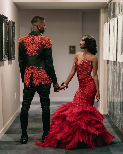 Prom Ideas Black Couples Red, Red Prom Dress Black Couple, Red Prom Outfits For Couples, Black And Red Prom Couple, Red Prom Outfits, Red Prom Suits, Red And Black Prom Couples, Red Prom Looks, Red Prom Couple