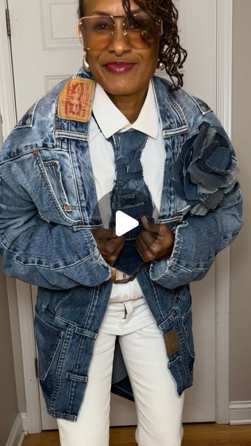 Diy Denim Trench Coat, Jeans To Jacket Diy, Diy Denim Clothes, Upcycle Denim Jeans Diy Projects, Denim Upcycle Diy, Denim Diy Upcycling, Denim Upcycle Clothing, Denim Jacket Upcycle, Diy Jacket Refashion