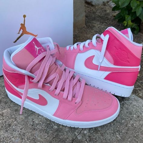 Nike. Nike pink shoes. Jordans . Women's Basketball Shoe Pink Air Jordan, Jordan Rose, Air Jordan Mid, Jordan Mid, Nike Shoes Women Fashion, Buty Marki Nike, Pink Jordans, Pink Nike Shoes, Boty Nike