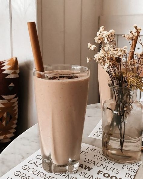 Chocolate Shake Aesthetic, Ice Chocolate Drink Aesthetic, Chocolate Milkshake Aesthetic, Chocolate Milk Aesthetic, Aesthetic Milkshake, Ice Chocolate Drink, Milkshake Aesthetic, Aesthetic Chocolate, Chocolate Aesthetic