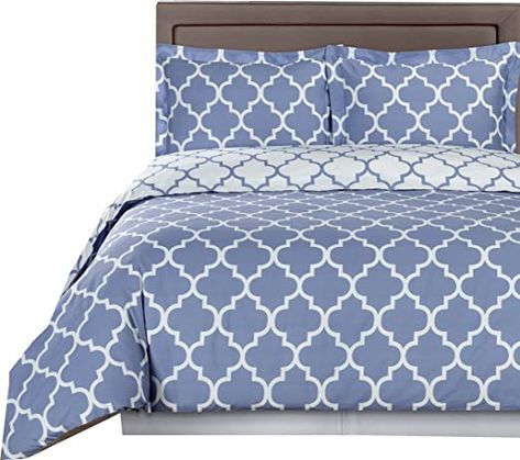 Periwinkle and White Meridian 8-piece Queen Bed-in-a-Bag 100 % Cotton 300 Thread Count by Royal Hotel Hotel Bedding, Egyptian Cotton Duvet Cover, Cotton Comforter Set, 100 Cotton Duvet Covers, Luxury Duvet Covers, Blue Duvet Cover, Modern Moroccan, Hotel Bed, Royal Hotel