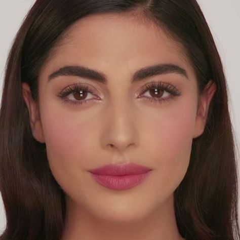 Steal Amal Clooney's Bridal Beauty How-To For Your Wedding Day: Amal Clooney might be the most fortunate woman alive. Amal Clooney Wedding, Perfect Wedding Makeup, Amazing Wedding Makeup, Diy Wedding Makeup, Gorgeous Wedding Makeup, Wedding Hairstyles And Makeup, Wedding Makeup Tutorial, Charlotte Tilbury Makeup, Wedding Makeup Tips