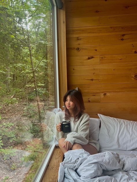 Staycation Photoshoot, Cozy Poses, Cabin Photoshoot, Aesthetic Cabin, Romantic Cabin Getaway, North Carolina Cabins, Getaway House, Weekend Aesthetic, Cabin Weekend