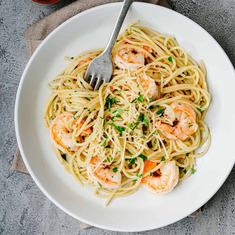 Dinner Ideas With Shrimp, Shrimp Dinner Ideas, Butter Shrimp Pasta, Garlic Butter Shrimp Pasta, Creamy Cajun Shrimp Pasta, Make Garlic Butter, Coconut Curry Shrimp, Shrimp Spring Rolls, Cilantro Lime Shrimp