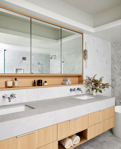 Double Vanity Mirror Ideas, Minimalist Space, Lighted Medicine Cabinet, Primary Bathroom, Bath Mirror, Bathroom Shelf, Architecture Interiors, Medicine Cabinet Mirror, En Suite Bathroom