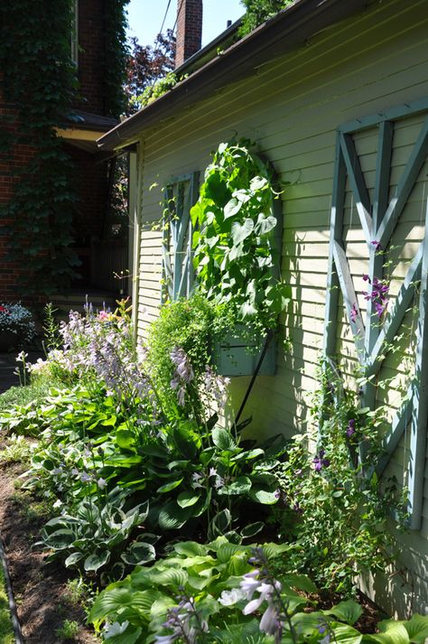 10  Ways to Dress up the Side of a Garage (or Wall) Along Garage Landscaping, Landscaping Garage Side, Garden Along Garage Wall, Landscaping Along Side Of Garage, Street Side Landscaping, Garden Next To Garage, Backyard Garage Landscaping, Garage Wall Garden Ideas, Side Of Garage Ideas