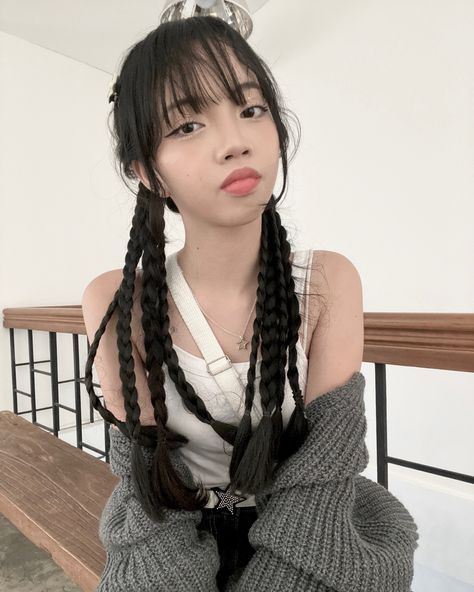 Acubi Hairstyles Long Hair, Acubi Fashion Hairstyle, Acubi Hairstyle Curly, Acubi Haircut, Acubi Hairstyle Long, Skool Hairstyles, Kpop Concert Hairstyles, Twice Hairstyle, Yk2 Hairstyle