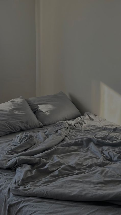 Bed Sheets Gray, Light Grey Sheets Bedroom, Light Grey Bed Sheets, Grey Bed Sheets Aesthetic, Bedsheets Aesthetic Dark, Grey Bedding Aesthetic, Grey Bedsheets Aesthetic, Grey Bed Aesthetic, Grey Bed Sets