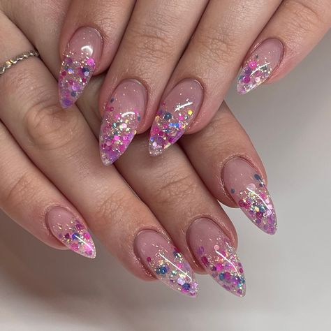 Glitter Confetti Nails, Summer Nails Glitter Sparkle, Confetti Nails Acrylic, Spring Sparkle Nails, Encapsulated Glitter Nails, Spring Glitter Nails, Glitter Spring Nails, Flashy Nails, Glitter Tips