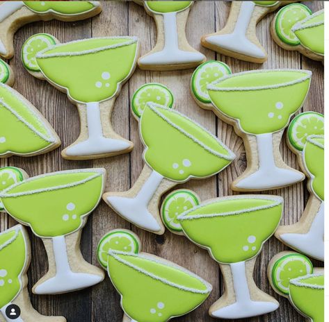 Mayo Cookies, Beer Cookies, Bachelorette Cookies, Lime Cookies, Beach Cookies, How To Make Margaritas, Decorated Cookies Tutorial, Summer Cookies, Sugar Cookie Designs