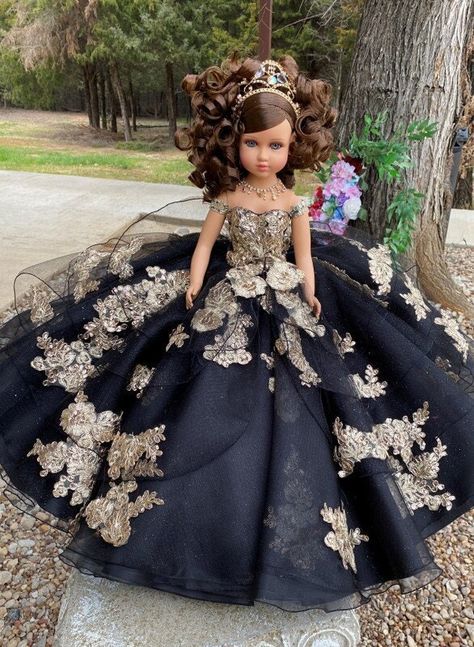 Beautiful dolls for your quinceañera, we make them in any color, they measure approximately 23" Each dress of our dolls is custom designed matching the tone to the color of your quinceañera dress. It is worth mentioning that the tone of the fabric may vary, as well as the accessories (crown, earrings or necklace) If you need a more personalized doll or one that matches your dress, it can also be made, the important thing is to see her happy on her most special day. Our specialty is satisfying ou Quince Doll, Gold Quince Dress, Charro Quinceanera Dresses, Gold Quince, Blue Quince, Clown Posse, Quinceanera Ideas, Insane Clown, Quinceanera Themes