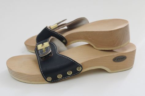 vintage Dr Scholls exercise sandals Austria wood clogs size 10 navy blue excellent Wood Sandals, Dr Scholls Sandals, Wood Clogs, Dr Scholls, Dr. Scholl's, Austria, Clogs, Leather Straps, Navy Blue