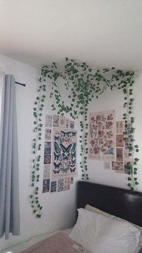 Hanging Ivy Bedroom Ceiling, Room Ideas Aesthetic Butterflies, Vines For Room Decor, Vines Placement Ideas, Leaf Room Decor Ideas, Aesthetic Flower Room Decor, Butterflies Decorations Bedroom, Hanging Fake Vines Bedroom, Fake Plant Wall Decor Bedroom