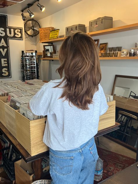 Shoulder Length Soft Layers, Brunette Thick Hair Haircuts, Medium Length Hair With Layers V Shape, Old Money Haircut Women Medium, V Cut Medium Length Hair, Layered V Cut Hair Medium, Granola Girl Haircut, Layered Hair Not Styled, Mid Back Haircut