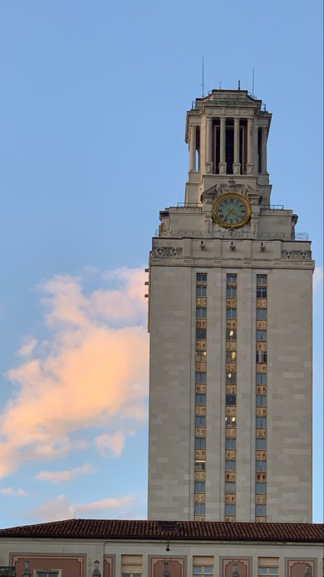 university of texas austin longhorn tower bevo 40 acres wallpaper lockscreen hook em horns football college sky aesthetic University Of Texas Aesthetic, Texas Wallpaper Iphone, Ut Austin Aesthetic, Texas Longhorns Wallpaper, Tower Wallpaper, Summer Collage, Travel Texas, Hook Em Horns, Football College