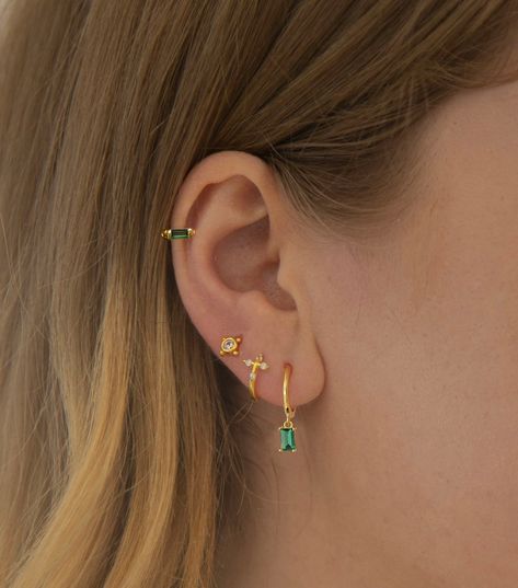 Pinterest Earrings, Gold Emerald Earrings, Piercing Inspo, Daily Accessories, Inexpensive Jewelry, Helix Hoop, Minimalist Earrings Studs, Tiny Hoop Earrings, New York Studio