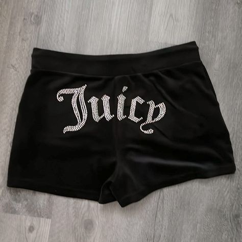 Juicy Couture- Velour Shorts With “Juicy” Spelled Out In Rhinestones On The Back Of The Shorts. Color: Liquorice (Black) Size : Large (Measurements In Pictures) Condition : Brand New With Tags (Tags Show Tiny Amount Of Wear From Being Tossed Around In My Poshmark Clothing Bin) But It’s Brand New And Never Been Worn. Material: Velour With Rhinestones (Colorful When They Hit The Light) The Velour On This Item Is The Softest Velour I’ve Ever Felt In My Life- I Am Only Selling Bc It’s Too Big On Me. Please See The Whole Set In My Other Listings As I Have The Matching T Back Tank Top And Zip Up Jacket - Both Are Size Large And Nwt. All Measurements Are In The Photos So Please Z Juicy Shorts, Slay Clothes, Juicy Couture Clothes, Savannah Style, Velour Shorts, Tiny Shorts, Juicy Couture Tracksuit, Shorts Outfits Women, Stylish Hoodies