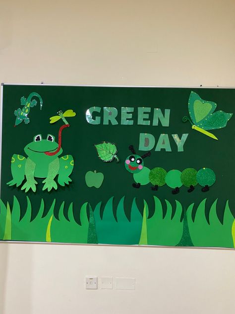 Green Day Chart For School, Green Day Board Decoration For Preschool, Green Colour Craft For Kids, Green Day Board Decoration, Green Day Decorations For Kindergarten, Green Day Ideas For Preschool, Green Day Activity For Preschool, Green Colour Day Decoration In School, Green Colour Day Activities For Kids