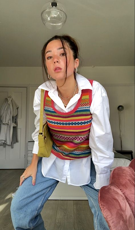 Vintage Vest Outfit, Outfits Colorful, Summer Office Outfits, Daily Fashion Inspiration, Corporate Outfits, Vest Outfits, Colourful Outfits, Work Attire, Aesthetic Fashion