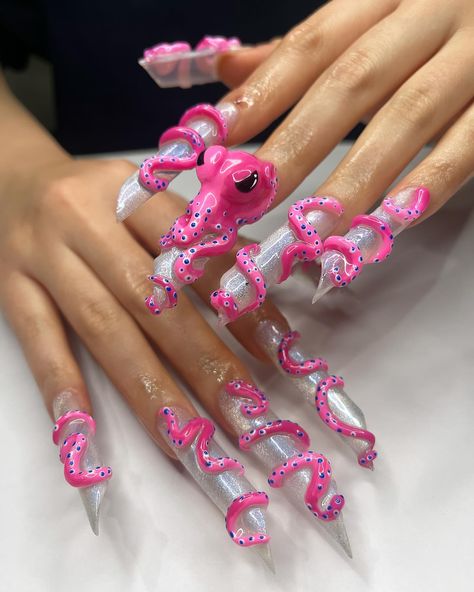 Sculpted Nail Art, Artistic Nail Art, Tentacle Nails, Cringe Nails, Super Cute Acrylic Nails, Squid Nails, Axolotl Nails, Octopus Nail Art, Trippy Nail Designs