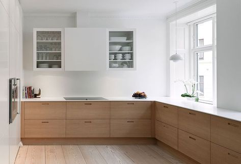 Modern Scandinavian Kitchen, Contemporary Kitchen Decor, Scandinavian Kitchen Design, Kabinet Dapur, Living Room Scandinavian, Scandinavian Kitchen, Kitchen Dinning, Kitchen Room Design, Kitchen Inspiration Design