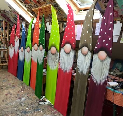 Door Classroom, Plank Art, Gnome Decor, Christmas Crafts For Adults, Nativity Christmas, Diy Crafts For Adults, Crafts For Adults, Wood Painting Art, Dollar Tree Diy Crafts