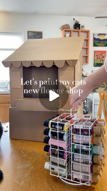 Things To Craft With Cardboard, How To Make A Cat House, Cat Diy House, Cardboard House For Cats Diy, Cardboard Box Crafts For Cats, Cat House Decorations, House For Cats Diy, Cardboard Shop Diy, Cat House From Cardboard Boxes