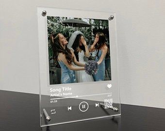 Music Plaque, Photo Album Covers, Custom Album Covers, Diy Best Friend Gifts, Favourite Song, Gifts Bridesmaid, Music Album Covers, Music Decor, Etsy Bridesmaid Gifts