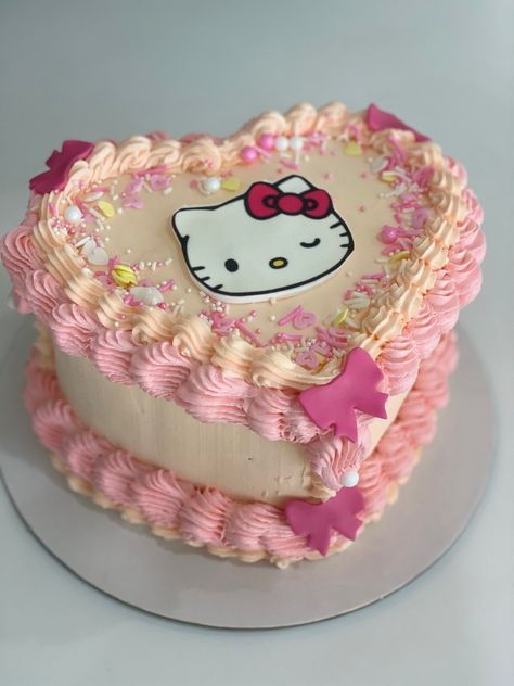 3 Leches Cake, Hello Kitty Heart, Hello Kitty Birthday Theme, Hello Kitty Theme Party, Heart Birthday Cake, Hello Kitty Birthday Cake, Heart Birthday, Hello Kitty Birthday Party, Hello Kitty Cupcakes